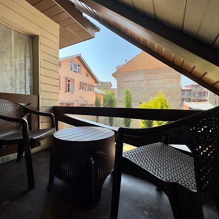 The Chinar Retreat Hut Hotel Srīnagar Екстериор снимка