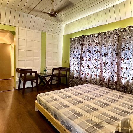 The Chinar Retreat Hut Hotel Srīnagar Екстериор снимка
