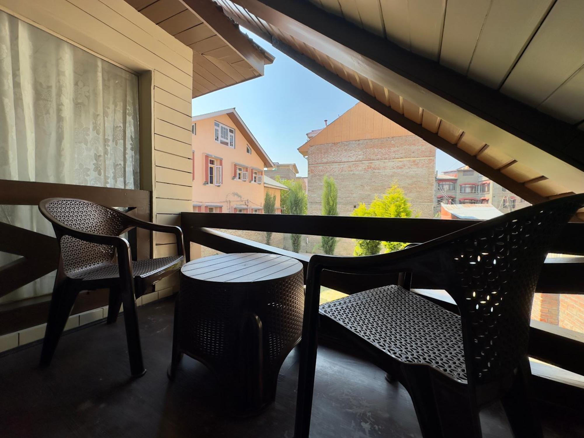 The Chinar Retreat Hut Hotel Srīnagar Екстериор снимка