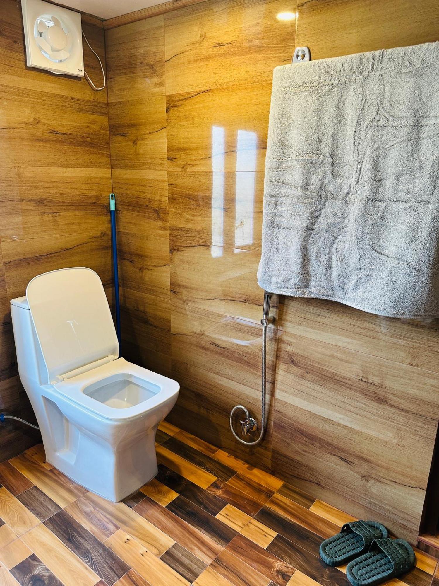 The Chinar Retreat Hut Hotel Srīnagar Екстериор снимка